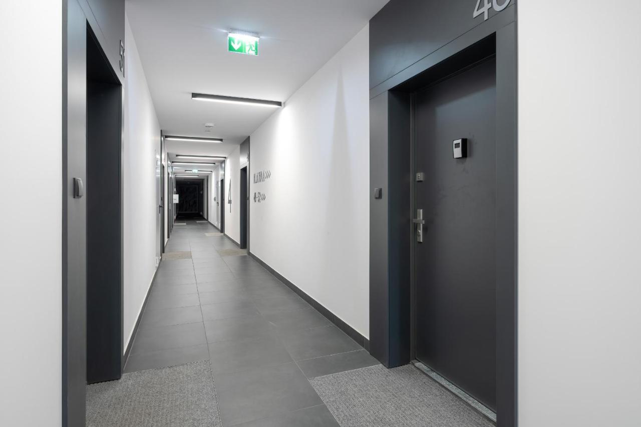 Wojciechowskiego Apartment With Parking By Noclegi Renters Πόζναν Εξωτερικό φωτογραφία